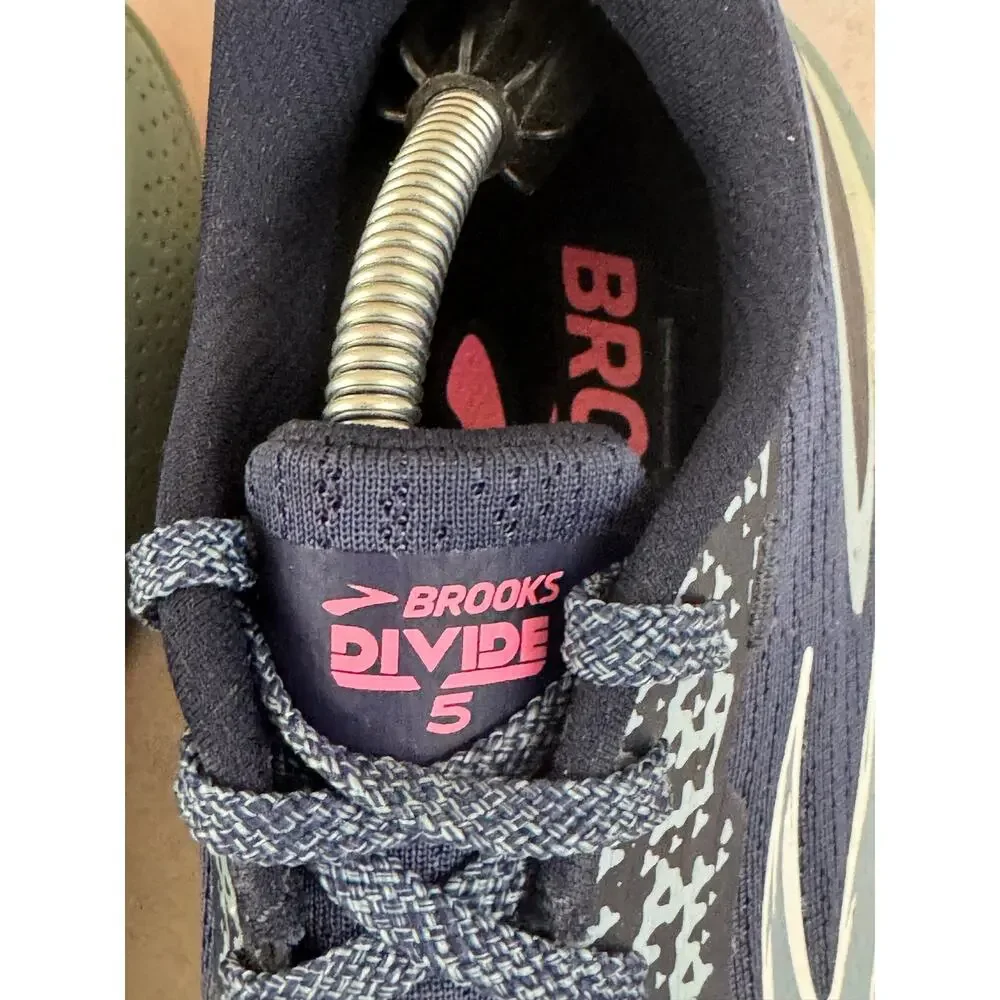 Brooks Divide 5 Trail Running Shoes Womens 9.5 B (Medium) Blue Pink Lace Up